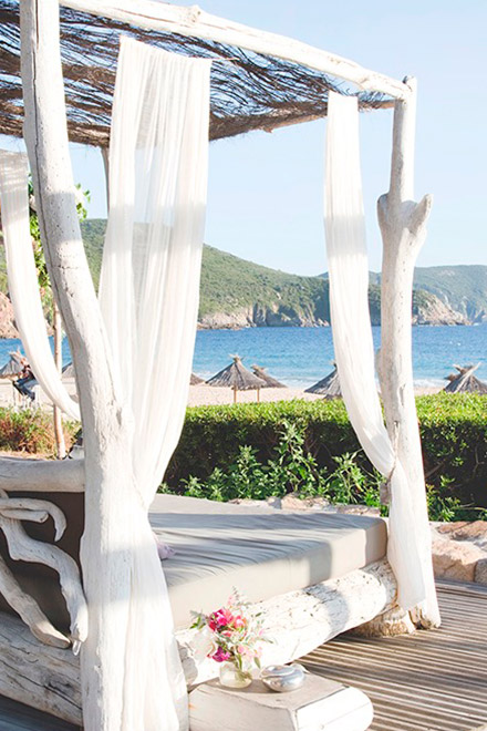 Lounge bar sur la plage de Piana en Corse